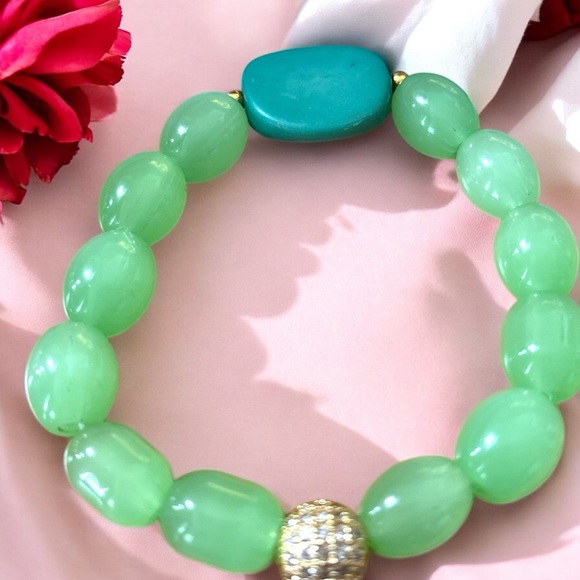 #006 Green Jade Bracelet 12mm - Picture 2 of 3